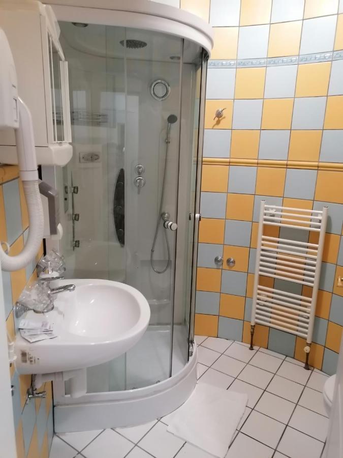 Hotel Garny Pleso Velika Gorica Exterior foto